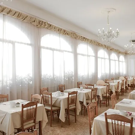 Hotel Stefania 3*